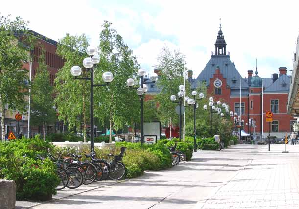 Umeås tre esplanader anlades efter stadsbranden 1888 med förebilder från Vasa i Finland och från kontinenten.