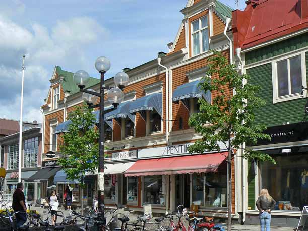 Kvarteret Balder Kungsgatan utvecklades redan vid tiden kring sekelskiftet 1900 till stadens viktigaste butiksstråk.