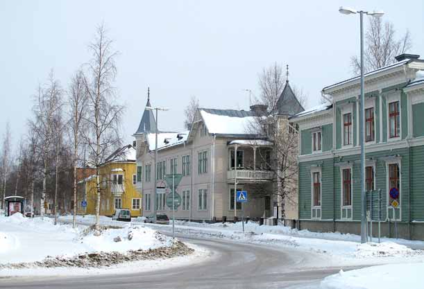 9 Östra Kyrkogatan parkstråk och stadsdelsgräns Vid Östra Kyrkogatan ligger ett par av stadens finaste trähus
