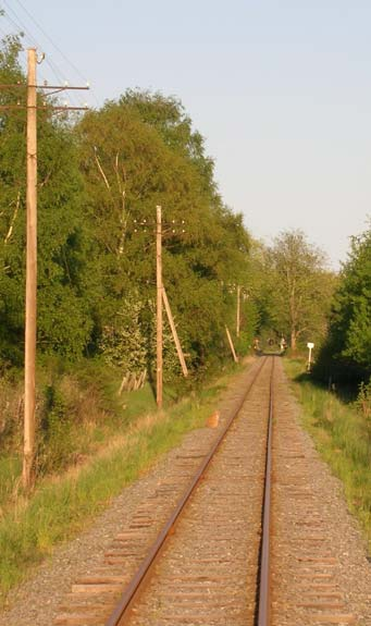 BEFINTLIG JÄRNVÄG Lennekatten eller Upsala-Lenna Jernväg, ULJ, är 32 km lång och sträcker sig från Uppsala C till Faringe.