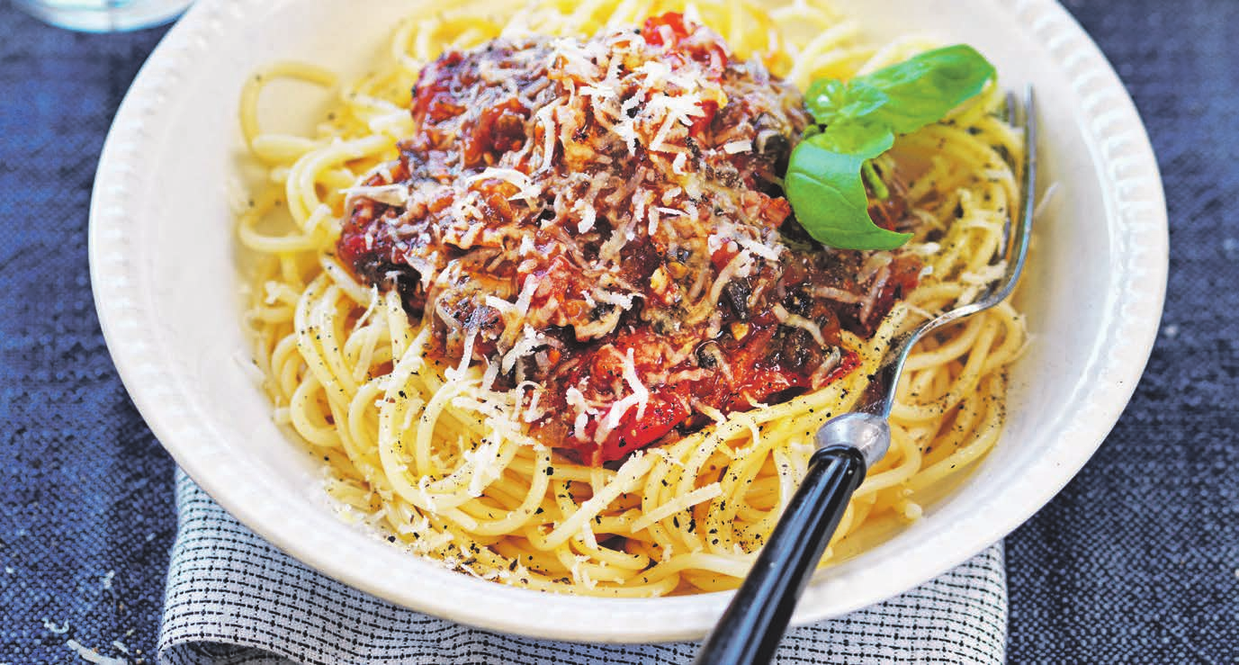 RECEPT 4 25 min 373 kcal/port Fett 5 g Kolhydrater 68 g Protein 13 g Grönsaksbolognese Härligt god bolognese på grönsaker.