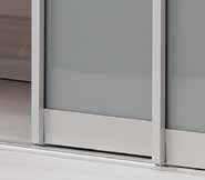 VISTA Minimalistiskt tunn låter fyllningarna glänsa Vår mest minimalistiska och tunna dörr heter Vista. Den smala aluminiumprofilen tar ett visuellt steg bakåt för att låta fyllningarna glänsa.