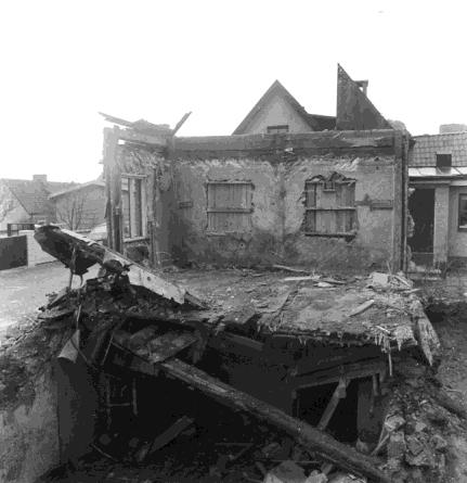 I april 1982 revs ovanstående skiftesverkshus intill stadsmuren i den nordöstra delen av Visby innerstad. Rivningslovet beviljades trots att antikvariska myndigheter avrådde.