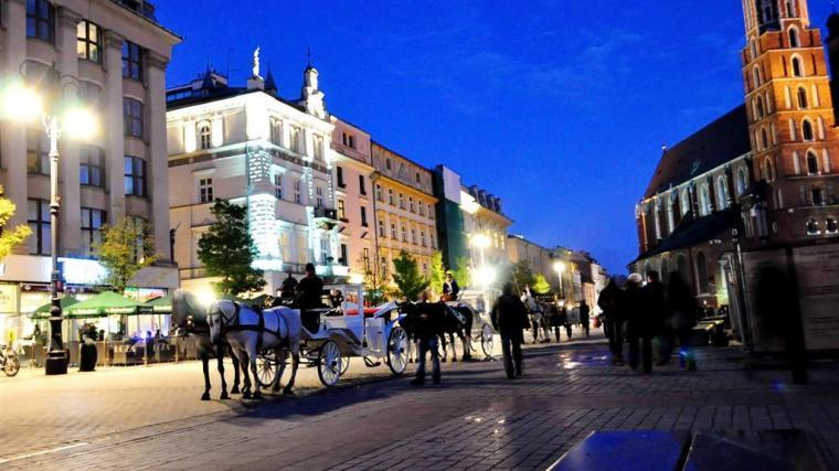 Dag 3, tisdag 22 augusti: Krakow Wieliczka - Krakow Frukost på hotellet och därefter ska vi åka till Wieliczka saltgruva ca 15 km söder om Krakow.