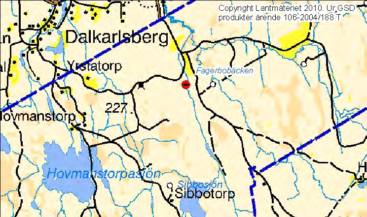 Elfiskestationen i Fagerbobäcken. Falkabäcken, 121-37 Vid elfisket fångades 32 öringar vilket utgör en skattad besättningstäthet av 52 öringar per 100 m 2.