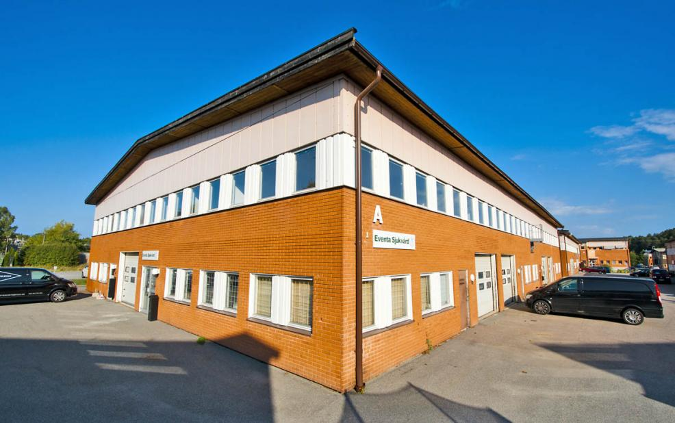 Snabbfakta Lediga kontorsrum i kontorsgemenskap i mycket fräscha lokaler i Ormbacka, Skälby