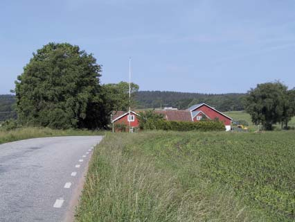 Ett skickligt utformat hus på en väl vald plats kan bli ett positivt tillskott i landskapsbilden. När det gäller val av plats för byggnationen finns mycket att tänka på.