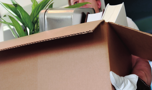 Wellpappförpackningar Wellpappförpackningar har stor betydelse för tillverkningen och distributionen av produkter eftersom den skyddar produkterna under lagerhållning, transport och hantering.