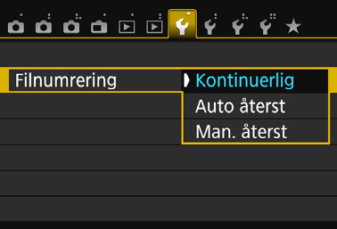 Praktiska funktioner 3 Filnumreringsmetoder Bildfilerna numreras från 0001 till 9999 i den ordning bilderna tas och sparas i en mapp. Du kan ändra hur filnumret tilldelas.