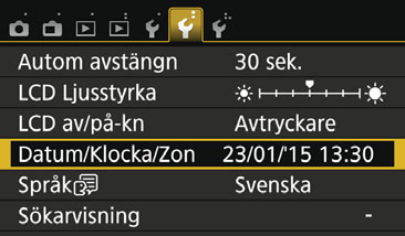 3 Ställa in datum, klocka och zon När du slår på strömmen första gången eller om datum/klocka/zon har återställts visas menybilden för datum/klocka/zon.