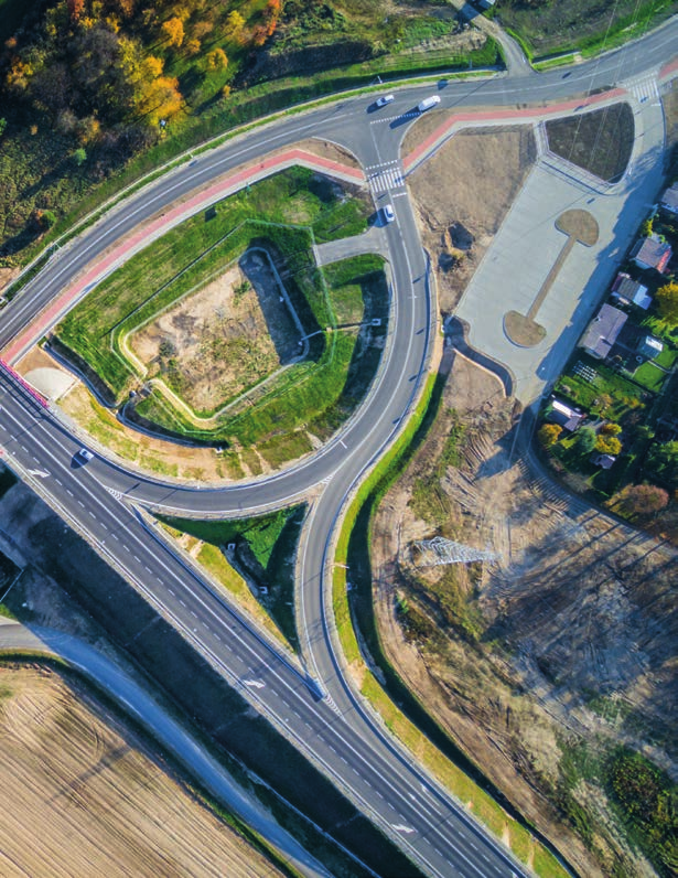 Skanska Årsredovisning 2016 Marknadsöversikt 29 Förbifart Czarnków, Czarnków, Polen Byggverksamheten Många Skanska-projekt i Polen har haft relativt liten kontraktsstorlek, och den 6,5 kilometer