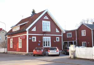 5 Arbetarbostäder i anslutning till fabriker vid älven, tidigt 1900-tal Järven 8, Häradshövdingegatan 2. Den bäst bevarade gårdsmiljön Öst på stan.