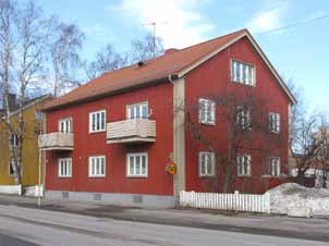 Ärlan 2, Storgatan 107. Denis Sundberg, 1939. Ärlan 3, Storgatan 109. G Haglund, 1939. Nästan helt i originalskick är det ljusgrå huset på Laxen 22, med adress Storgatan 96.