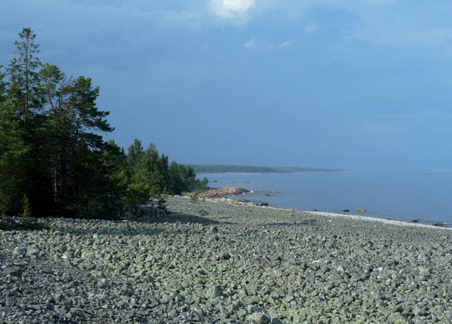 Ett fjärde reservat får man titta på från leden om man inte kommer med båt. Från norr till söder passerar leden reservaten Klackudden, Vattingsmalarna, Gnarpskaten och Notholmen.