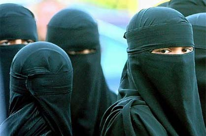 Melinda Sjödin 2012-04-15 TV3 Religion A utseende Påvisar att kvinnan är muslimsk (Om kvinnan är muslim och INTE har slöja kan detta uppröra människor) Kan påverka folks åsikt om könsförtryck 3.