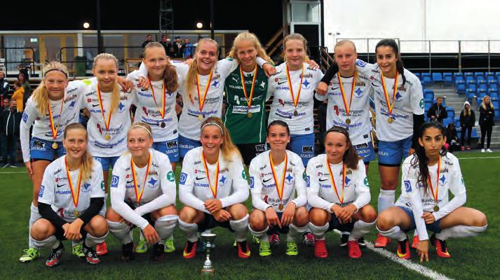 DM-segrare Årets DM-segrare F15 IFK Norrköping DFK Övre raden från vänster: Tilda Lundström, Wilma Blomqvist, Emma Peterson, Nellie Ählman, Ellen Portugues, Emelie