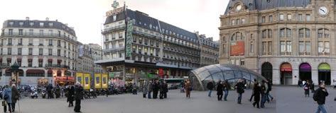 JÄRNVÄGSUTREDNING VÄSTLÄNKEN Fig 2.1 Gare St Lazare, Paris. Stationsentrén kontrasterar mot den omgivande staden.