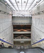 3 Station i berg och lera Vid station Haga och station Korsvägen är förutsättningarna för stationsutformningen annorlunda än vid de rena betongstationerna då stationsrummet blir en kombination