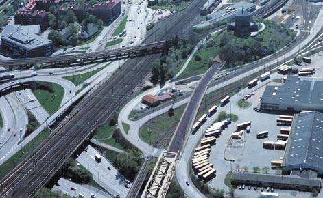 JÄRNVÄGSUTREDNING VÄSTLÄNKEN Tråg och tunnel under Skansen Lejonet. Alternativet innebär en bro över E6 samt ett betongtråg under eller intill Skansen Lejonet och vidare västerut genom Gullbergsvass.