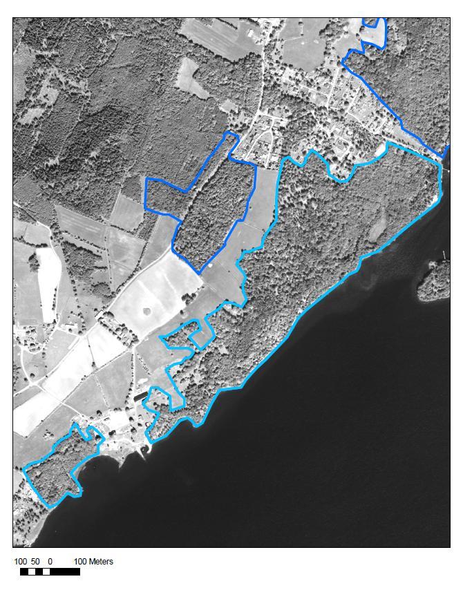 104. Tvärredslund Datum 2011-05-21 Gammal storlek 30,77 ha Ny storlek 35,30 ha Stranden framför gården Tvärredslund (SV) har uteslutits. I NV har jag tagit med klibbalskog.