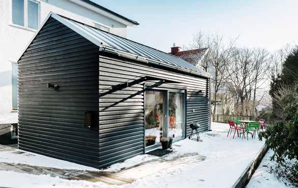 En minivilla på tomten Magnus Larsson ville hjälpa studenter och byggde ett Attefallshus på tomten i Örgryte.