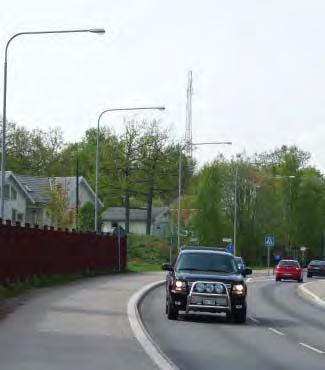 Grönområden sydost om trafiklederna är svåra att nå från bostadsområdena i Trångsund och Skogås.