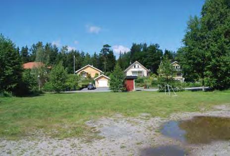 11. Krokvägen Området som har potential att bli en liten fickpark ligger mellan Krokvägen och Älgvägen i Fullersta, i direkt anslutning till