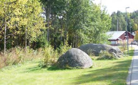 Närpark Extensiv parkskötsel bollplan Utsäljeskolan Området är välanvänt och viktigt för många barn.