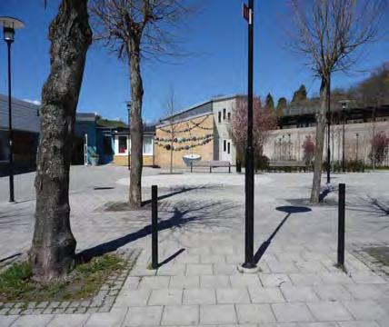 Vårby torg är planlagt som park och område för allmänt ändamål enligt stadsplan från 1970.