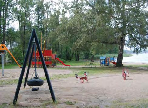 Ca 1,4 ha Vårbybadet ligger vid Vårbyfjärden och väster om Vårby allé.