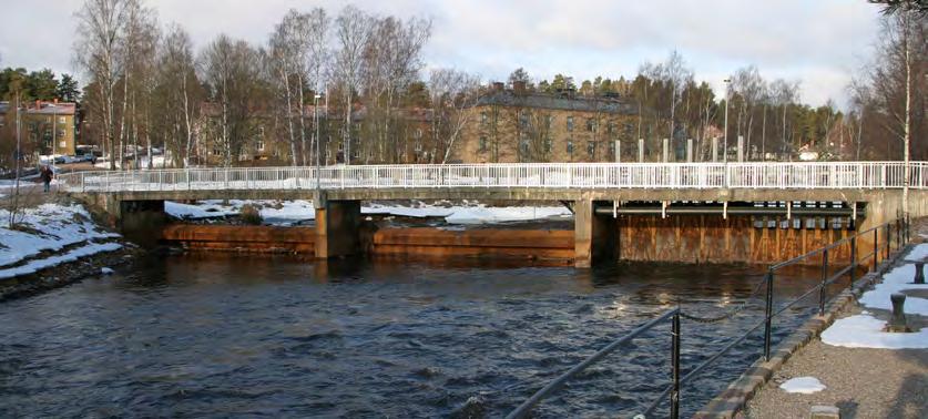 sid 107(128) Figur 64. Slussen i nedre delen av Faluån vid utflödet i Runn. Foto: Böril Jonsson.