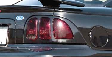 i samma stil som de som satt på 2001 Cobra när den kom från fabriken.