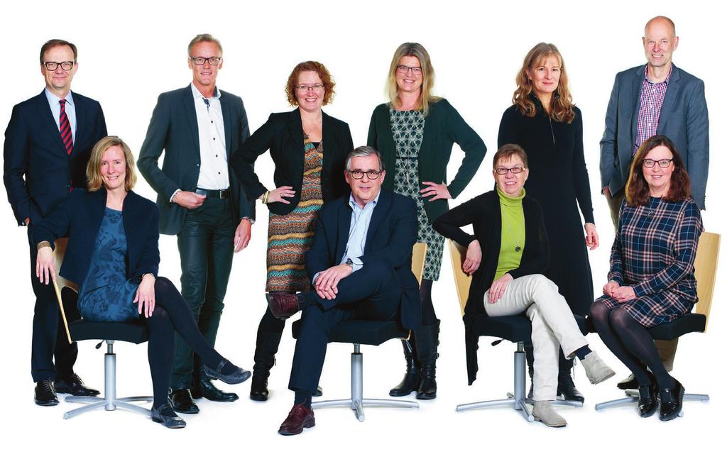 LEDNINGSGRUPP FRÅN VÄNSTER STÅENDE Rolf Brennerfelt, Generaldirektör Christer Åkerlund, Affärsverksamhet Marie Heiborn, Ekonomi Bodil Aarhus Andrae, Samhälle och säkerhet Lena Bengtsson Malmeblad,