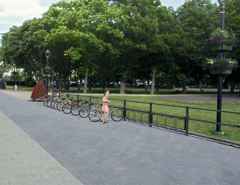 STELLA & ADAPTER STELLA är ett modernt cykelställ i klassisk form som skapar god ordning vid cykelparkeringen.
