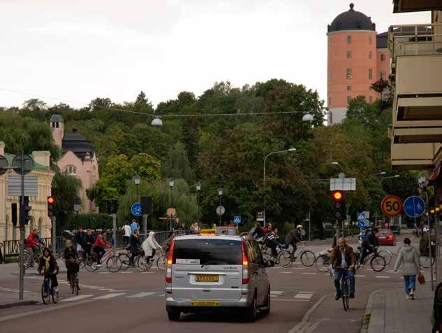 Smarta parkeringslösningar Flera välkomnar förslagen på nya parkeringsmöjligheter men samtidigt bedömer många fastighetsägare och Handelskammaren att Katedralskolans gård ligger för avlägset och att