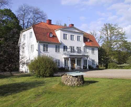 Torne gård i Småland ärvde Mary Stevens 1935 (jakt) Kennel af Tornö Baron Carl Leuhusen