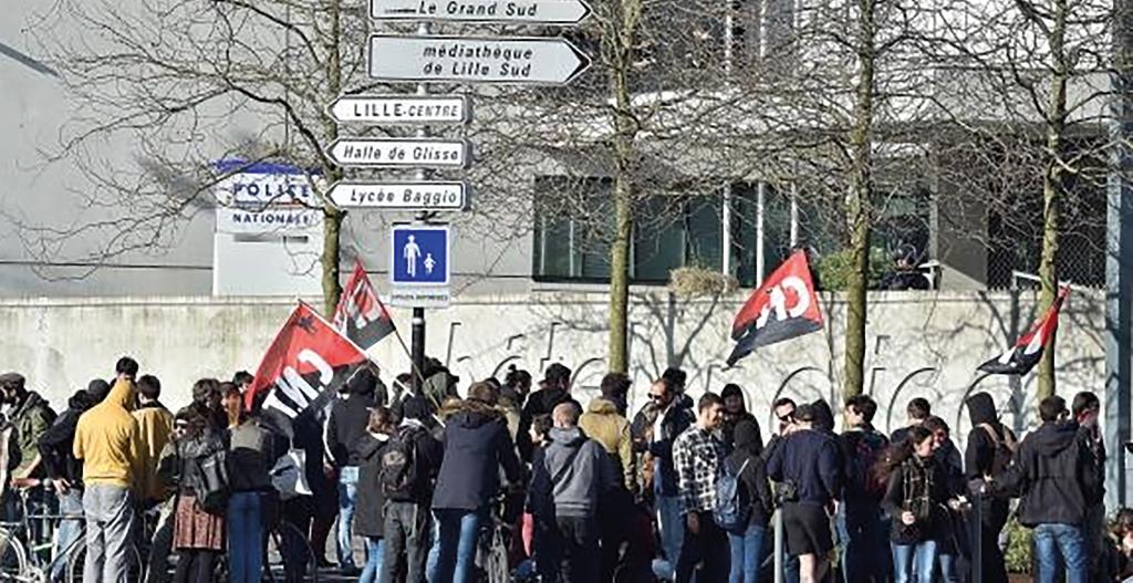 Francio Francio: du arestadoj en la lokalo de la sindikato CNT (Lillo) estigas polemikon Foto: Pierre Le Masson 2016-04-20 Manifestacio subtene al la du personoj arestitaj, okazis antaŭ la policejo