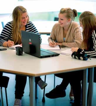 Svalövs kommuns årsredovisning 2012 Gymnasieskola Uppdrag Från hösten 2009 samverkar alla Skånes kommuner med antagning till gymnasieskolan. För Svalövs elever innebär det en ökad valfrihet.