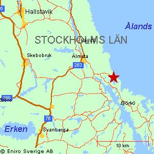 allmän väg slutar efter ca 2 km vid skjutfältsvakten. 100 m före vakten höger, in på grusväg mot Lvbyn. SL-buss från Östra station = Tekniska högskolan i Stockholm till Rangarnö tar ca 2h.