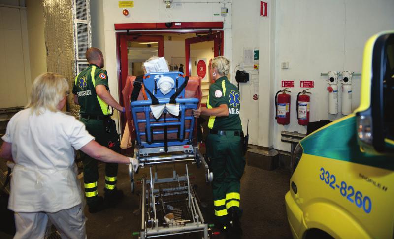 2. Bakgrund och syfte Foto: Denny Lorentzen Denna årsrapport är framtagen av enheten för prehospital vård och medicinsk service inom Hälso- och sjukvårdsförvaltningen i SLL.