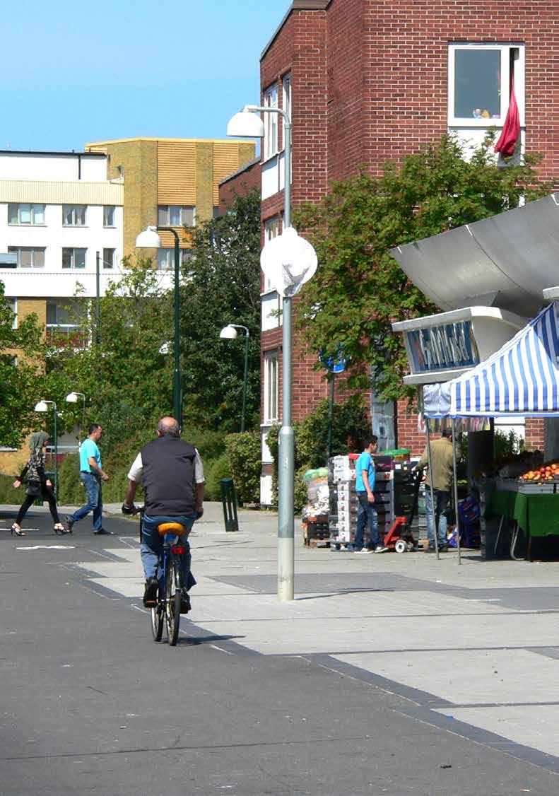 68 ARKITEKTURSTADEN MALMÖ Bokalerna och Örtagårdstorget Bostad + Lokal = Bokal, är ett framgångsrikt koncept som utvecklats i Rosengård.