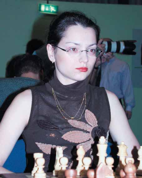 TfS Alexandra Kosteniuk segrade i dam-em Pia Cramling rapporterar Tidskrift för Schack nummer 4/2004, årgång