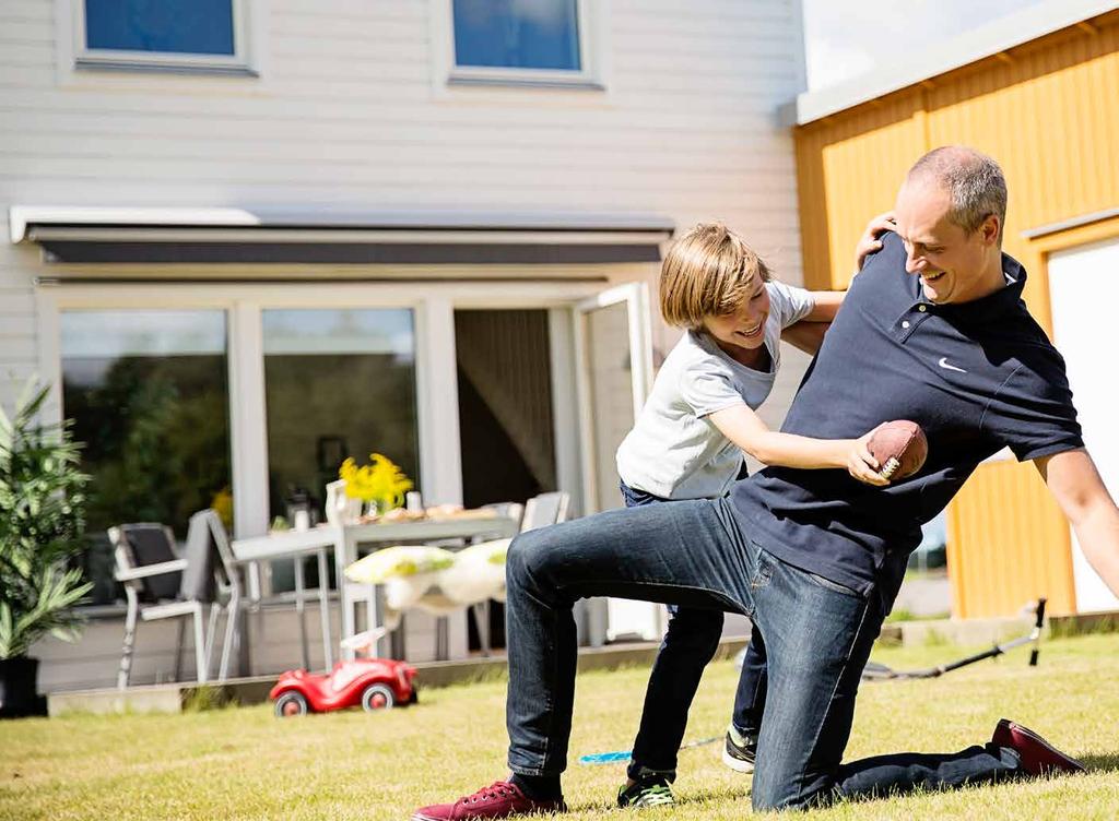 Villa Lasse 127 kvm För dig som behöver mer utrymme erbjuder vi välplanerade och flexibla Villa Lasse. Även här ingår carport, rymligt uteförråd, häck mot gatan samt grovplanerad trädgård.