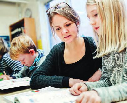 Tänk att få ta hand om en egen liten etta, att få vara den som får vara med och följa barnens första trevande steg. Upptäcka läskoden, hitta rätt i matematiken och växa i sina sociala roller.