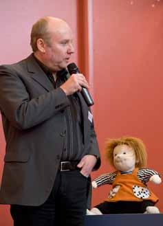 Jan Lahenkorva, ordförande i barn- och utbildningsnämnden i Bollnäs, ledde ett panelsamtal om samtalsgrupper för barn och ungdomar.