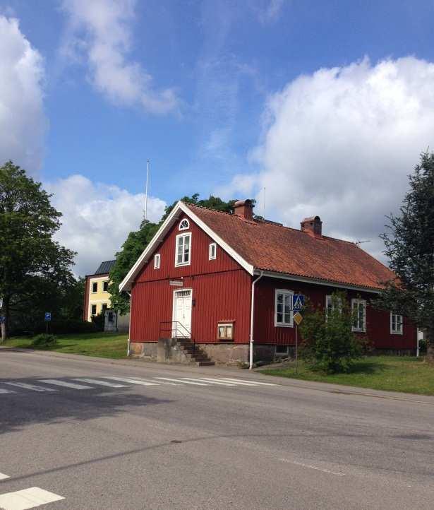 INLEDNING Bakgrund och syfte Syftet med planen är att ändra användningen av fastighet Lejonet 4 från A (allmänna ändamål) till BC (bostäder och centrumverksamhet) för att möjliggöra för framtida