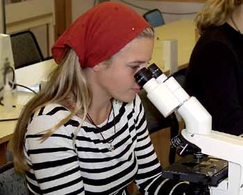 Naturvetenskap vid Stockholms universitet Sveriges största naturvetenskapliga fakultet är belägen i utkanten av Kungliga nationalstadsparken, endast tio minuter från city.