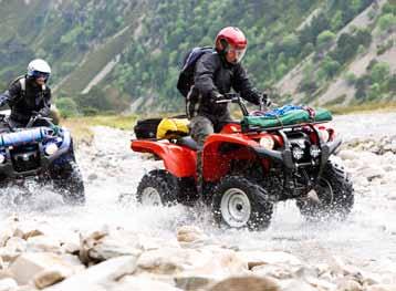 Vinsch och kombifäste Grizzly 700 EPS 4x4 var först på marknaden med progressiv elektrisk servostyrning EPS, som gör styrningen betydligt lättare med högre komfort.