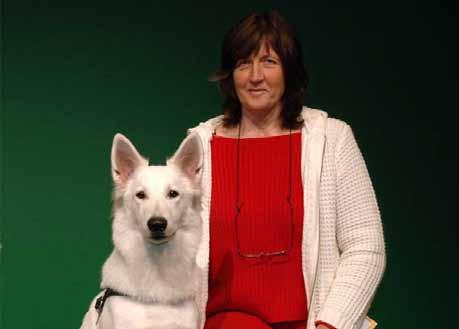 Nya i avelsrådet Annicka Barvestad Solwiegh Hjelm Linda Johansson Annicka Barvestad (sammankallande) Jag kom i kontakt med vit herdehund 2002 och förälskade mig i rasen.