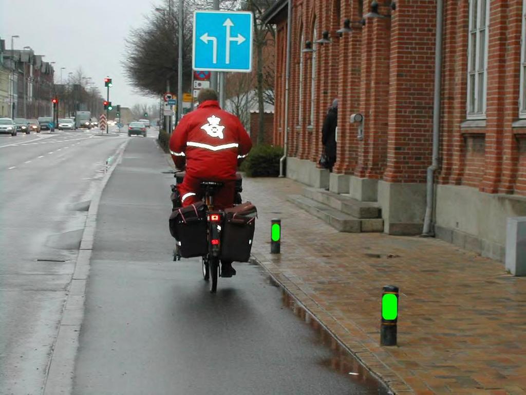 (Västerås stad 2010) Tekniken kallas för detektorstyrning där signalprioritering tillämpas för att ge cyklande bättre framkomlighet, trafiksäkerhet och trygghet (Vägverket 2008).